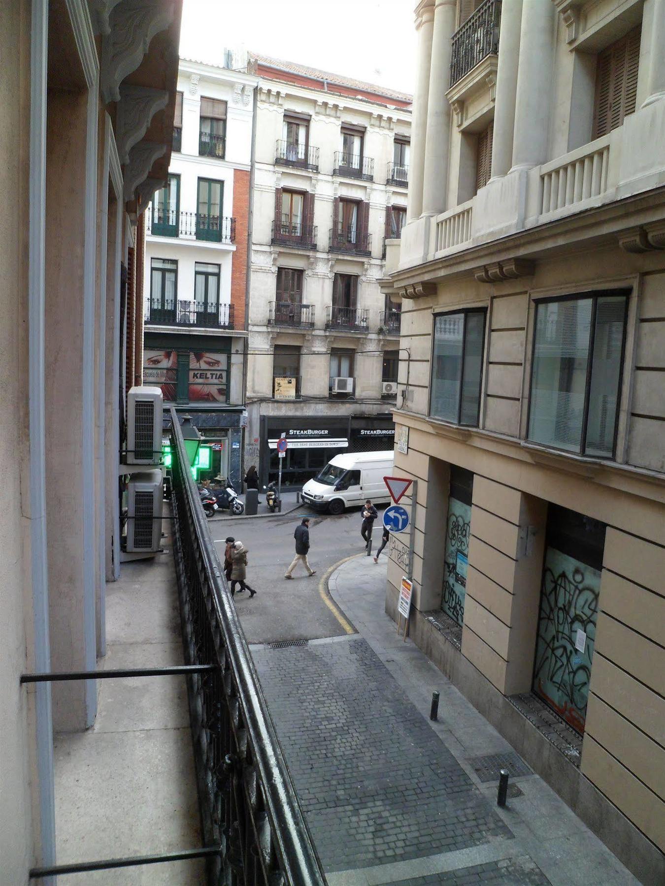 Room Canalejas Madrid Exterior foto